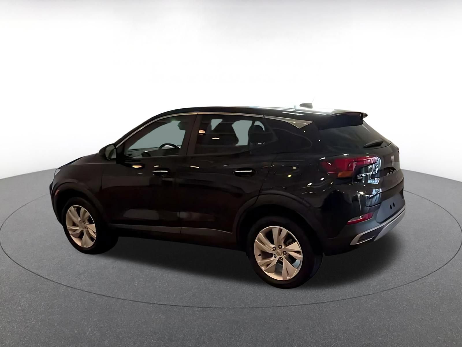 Used 2025 Buick Encore GX Preferred AWD/4WD image 9