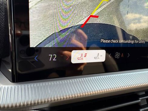 New 2025 Ford Explorer Active image 20