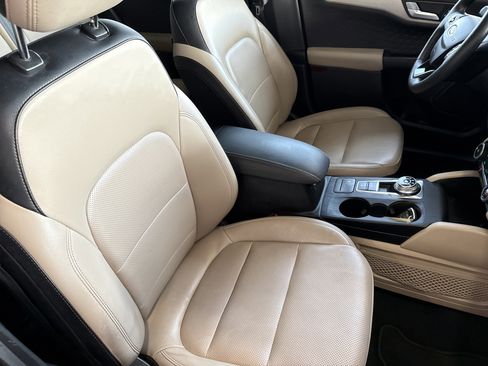 Used 2020 Ford Escape SE Sport image 16