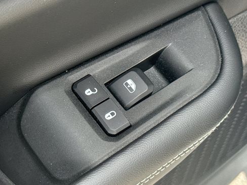 Used 2025 Jeep Grand Cherokee Altitude AWD/4WD image 29