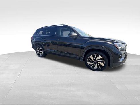 Used 2024 Volkswagen Atlas SE AWD/4WD image 9