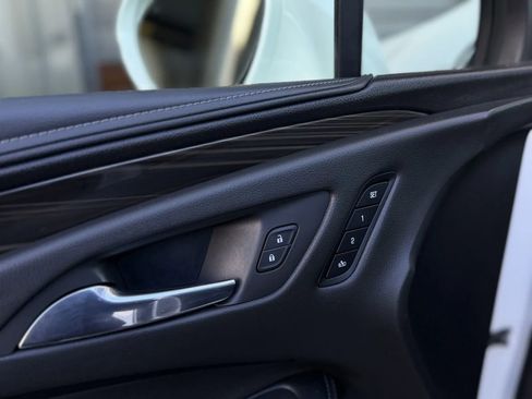 Used 2019 Buick Envision Essence image 23