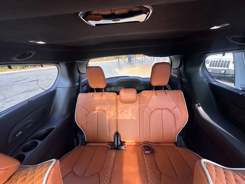 New 2026 Chrysler Pacifica Pinnacle image 23