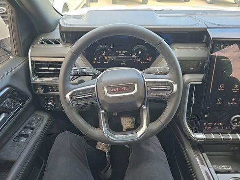 Used 2025 GMC Yukon Elevation image 17