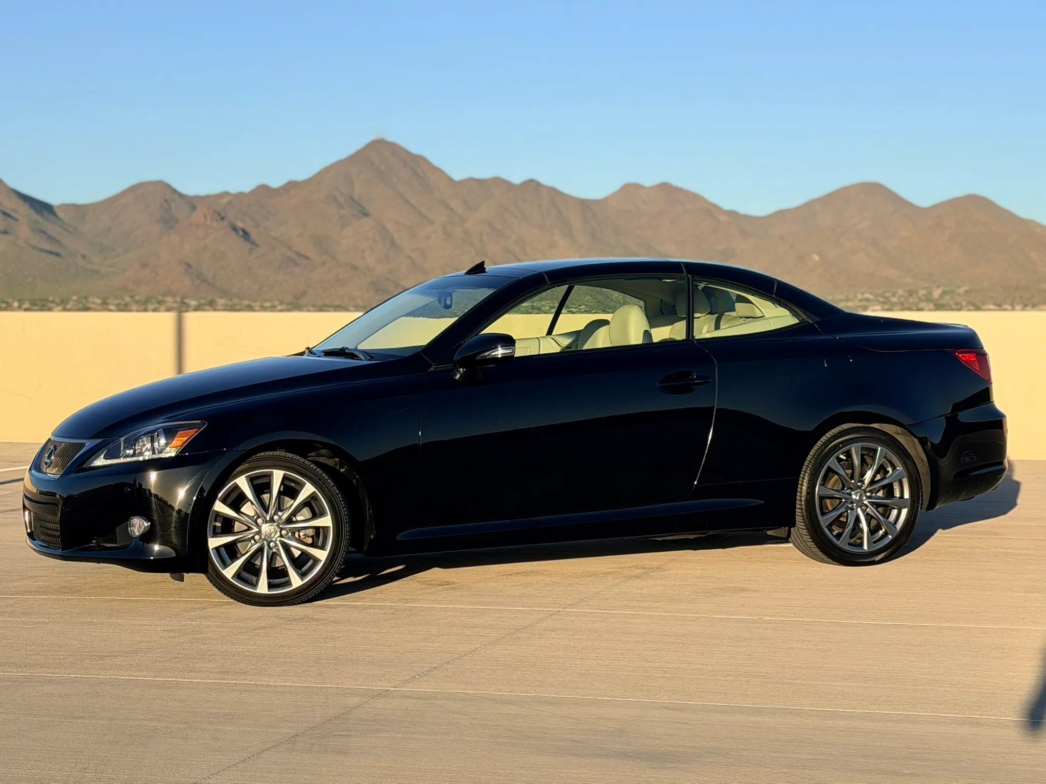 Used 2013 Lexus IS 250C RWD image 10