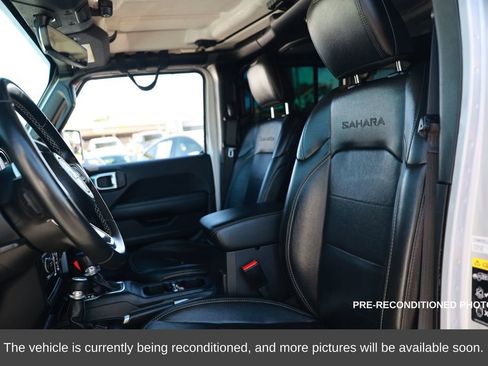 Used 2022 Jeep Wrangler Unlimited Sahara image 19