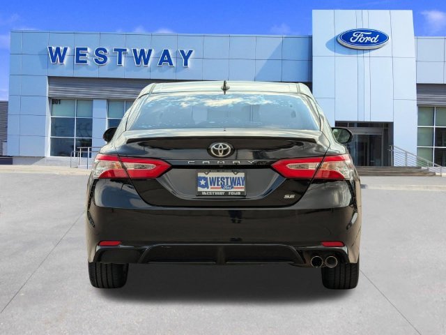 Used 2020 Toyota Camry SE FWD image 4