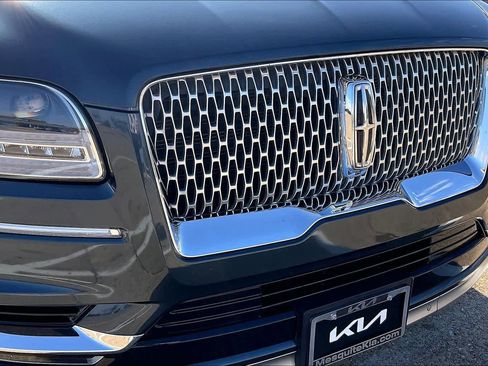 Used 2021 Lincoln Navigator Reserve w/ Luxury Package image 32