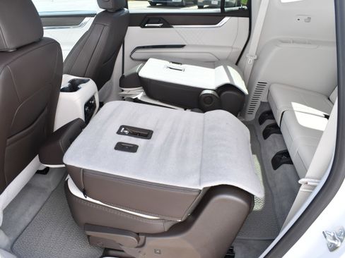 Used 2024 GMC Acadia Denali w/ Super Cruise Package image 12