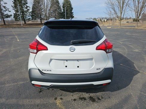 Used 2019 Nissan Kicks SR w/ SR Premium Package image 5