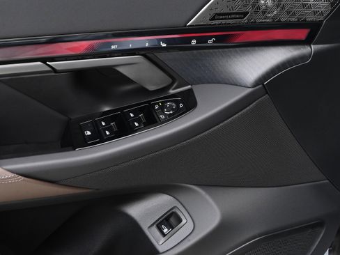 Used 2026 BMW i5 eDrive40 w/ M Sport Package image 26