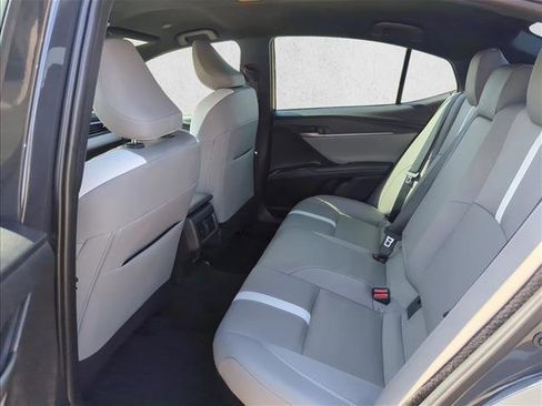 Used 2025 Toyota Camry SE w/ Convenience Package FWD image 18