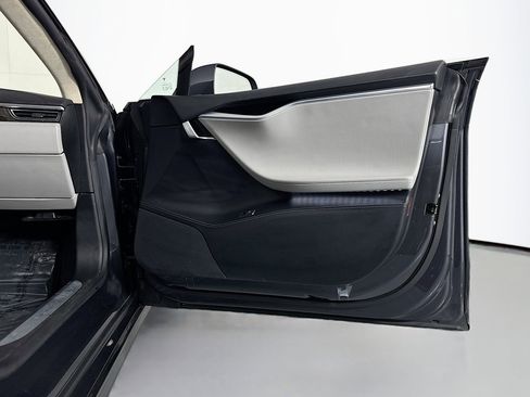 Used 2016 Tesla Model S P90D image 23