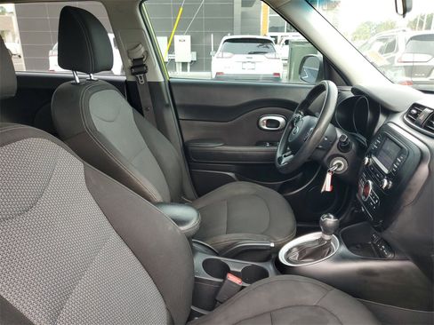 Used 2017 Kia Soul + image 33