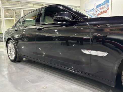 Used 2014 BMW 750i RWD image 25