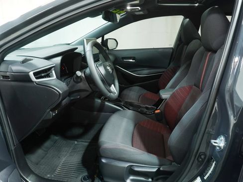 Used 2025 Toyota Corolla SE w/ SE Premium Package FWD image 11