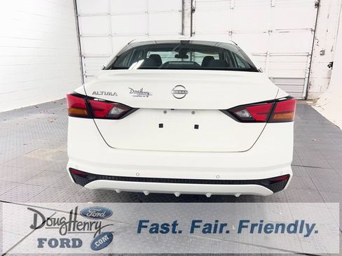 Used 2025 Nissan Altima 2.5 SV image 6