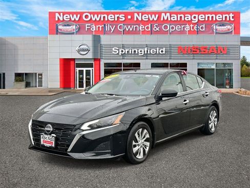 Certified 2025 Nissan Altima 2.5 S image 2