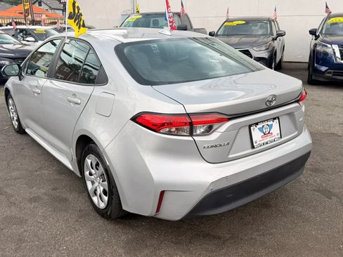 Used 2023 Toyota Corolla LE FWD image 5