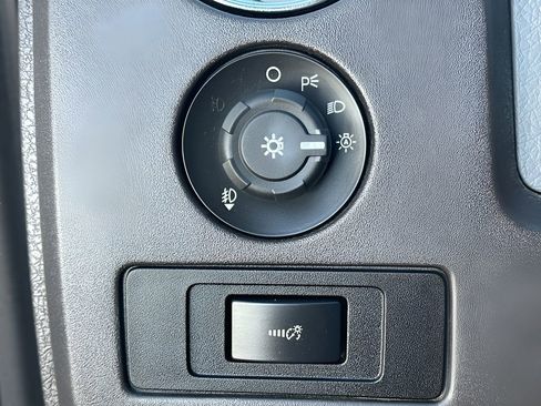 Used 2012 Ford F150 XLT w/ XLT Chrome Pkg image 26