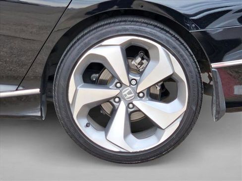 Used 2018 Honda Accord Touring image 25