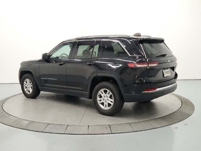 Used 2024 Jeep Grand Cherokee Laredo RWD image 6