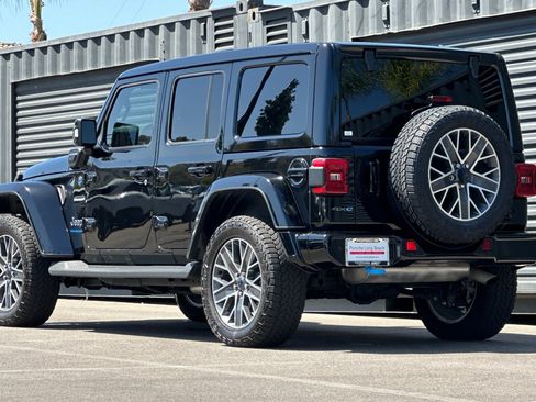 Used 2024 Jeep Wrangler High Altitude AWD/4WD image 3