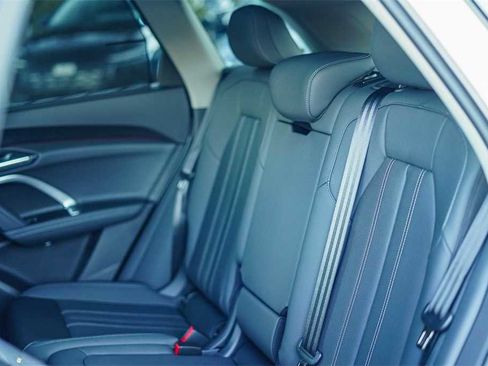 New 2025 Audi Q5 Premium Plus image 18