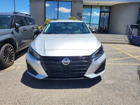 Used 2024 Nissan Altima 2.5 SV FWD image 23