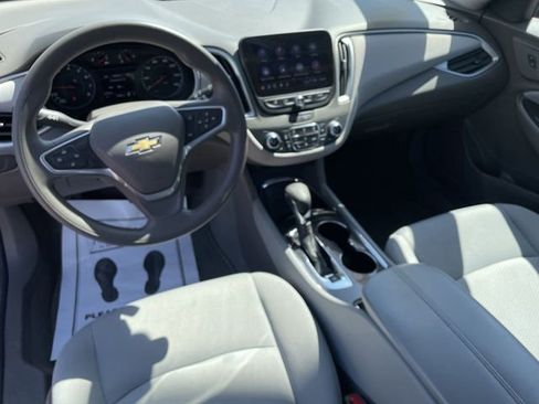 Used 2022 Chevrolet Malibu LT FWD image 16