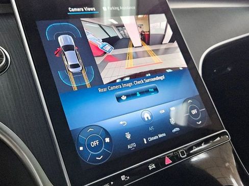 Used 2025 Mercedes-Benz C 300 4MATIC Sedan image 17