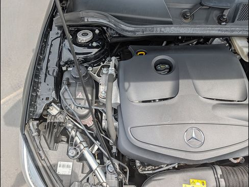 Used 2018 Mercedes-Benz GLA 250 image 35