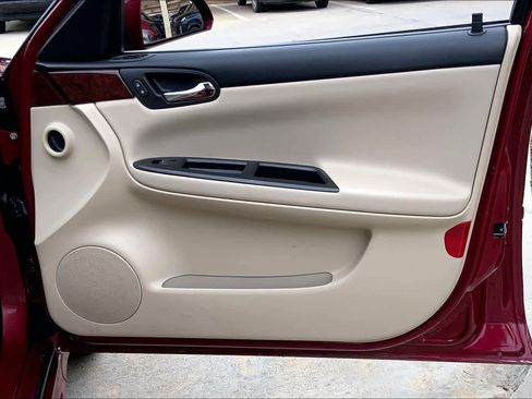 Used 2011 Chevrolet Impala LT image 22