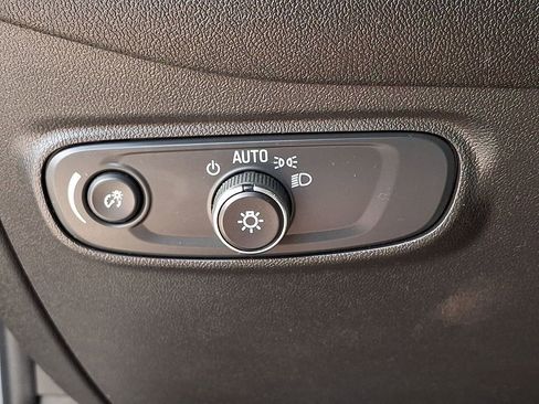 Used 2024 Chevrolet Equinox LT FWD image 24