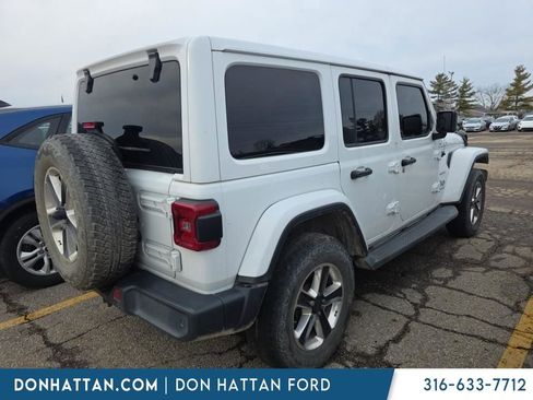 Used 2019 Jeep Wrangler Unlimited Sahara image 2