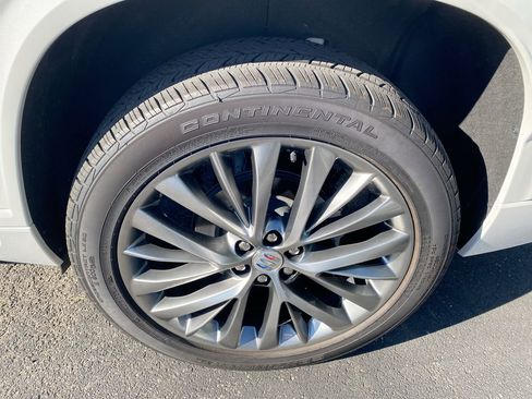 Used 2025 Buick Enclave Avenir w/ LPO, Floor Liner Package AWD/4WD image 2