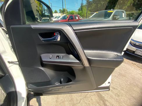 Used 2016 Toyota RAV4 XLE AWD/4WD image 20