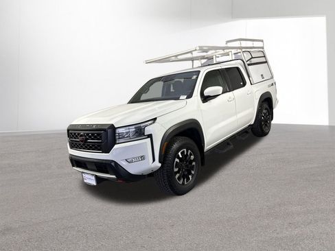 Certified 2022 Nissan Frontier PRO-4X w/ Technology Package AWD/4WD image 2