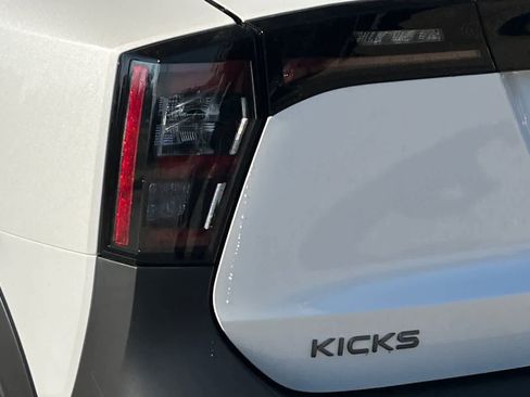 New 2026 Nissan Kicks SR image 31