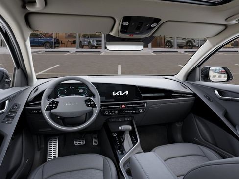 New 2025 Kia Niro SX Touring FWD image 14