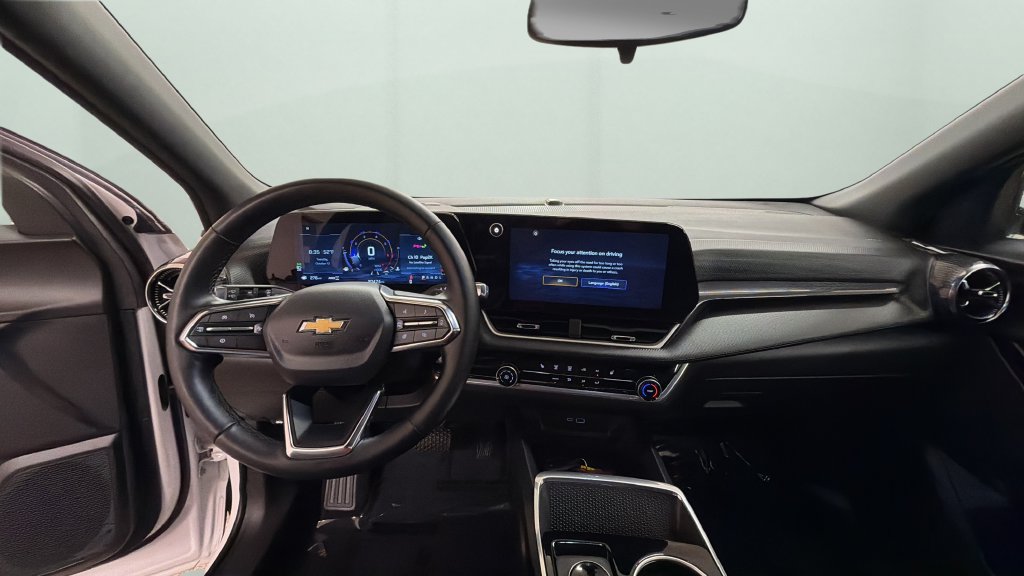 Used 2026 Chevrolet Equinox LT AWD/4WD image 10