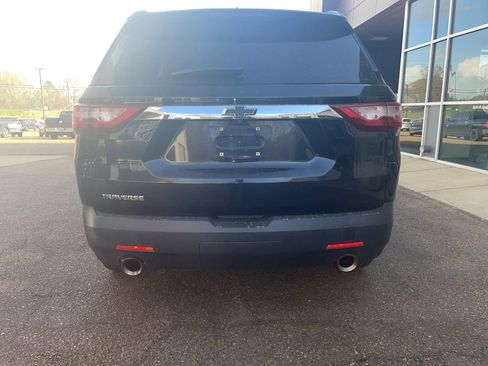 Used 2021 Chevrolet Traverse LS image 7
