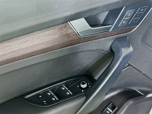 Used 2021 Audi Q5 2.0T Premium image 21