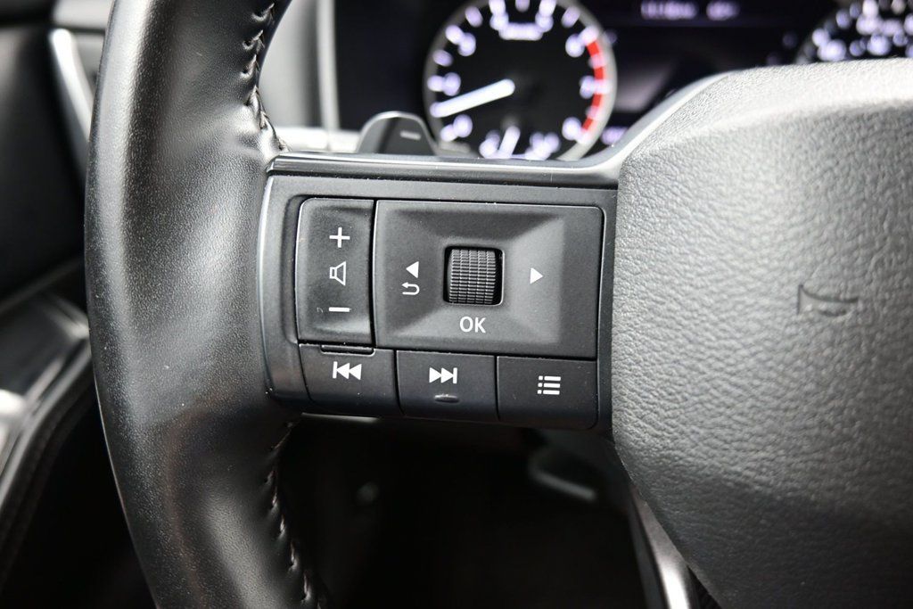 Used 2025 Nissan Rogue SV AWD/4WD image 12