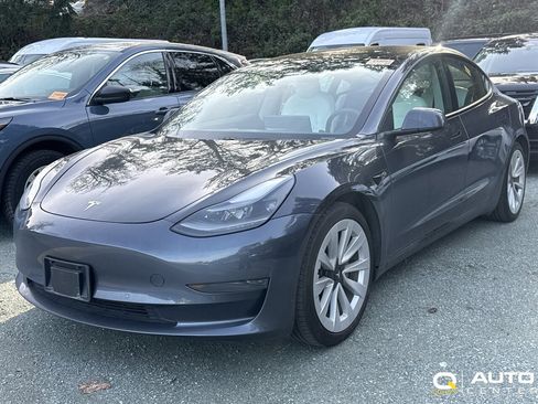 Used 2021 Tesla Model 3 Standard Range Plus image 1