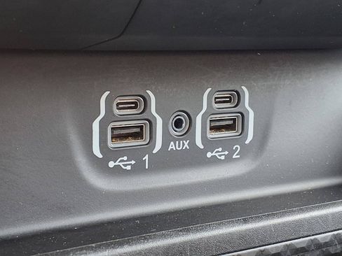 Used 2024 RAM 1500 Laramie AWD/4WD image 19