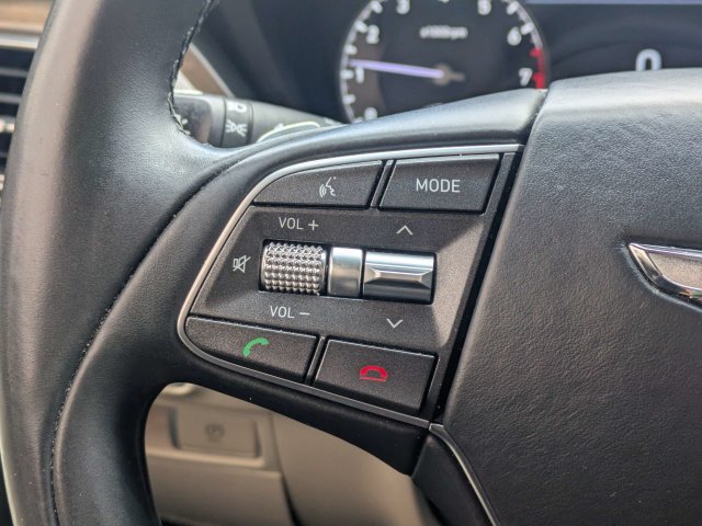 Used 2017 Genesis G90 3.3T Premium RWD image 27