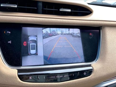 Used 2017 Cadillac XT5 Platinum w/ Driver Assist Package image 21