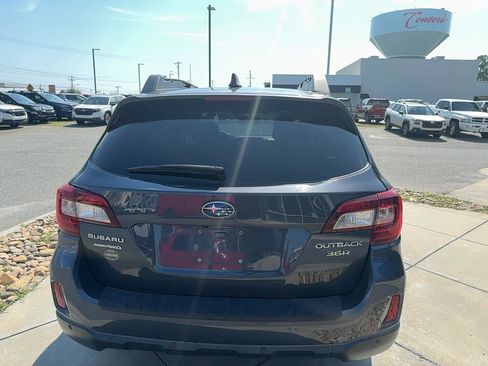 Used 2017 Subaru Outback 3.6R Limited AWD/4WD image 7