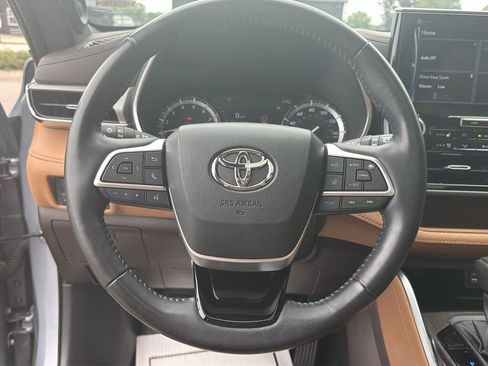Used 2022 Toyota Highlander Platinum AWD/4WD image 10